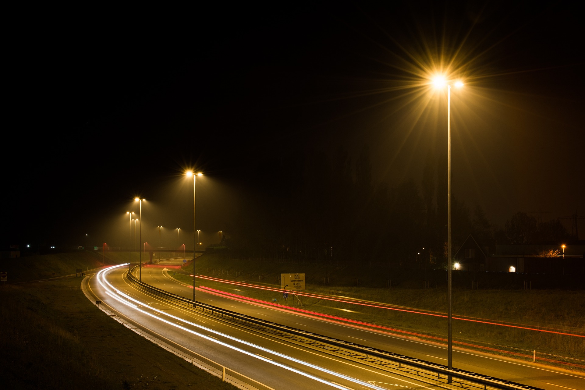 street-lights-g44b3c6372_1920